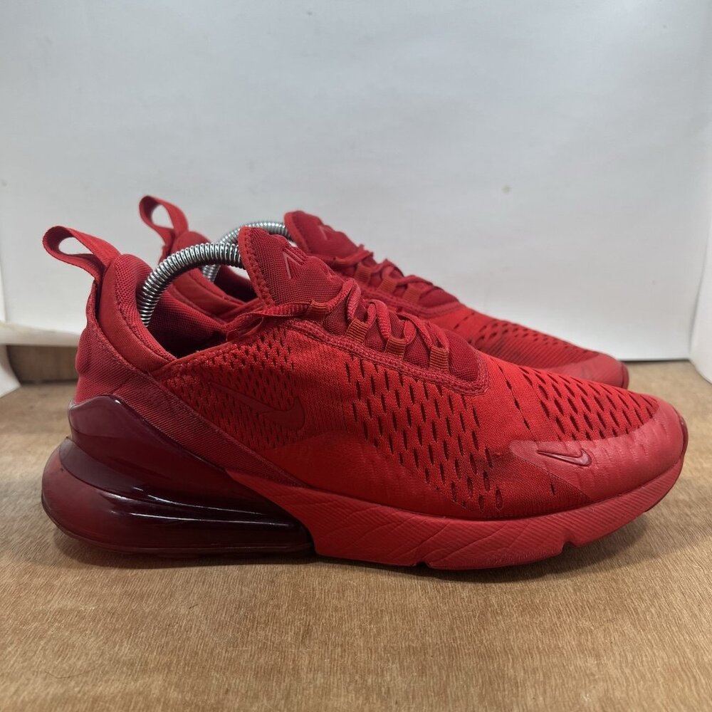 Nike Air Max 270 Triple Red Low Top Walking Sneakers Men’s Size 9 CV7544-600